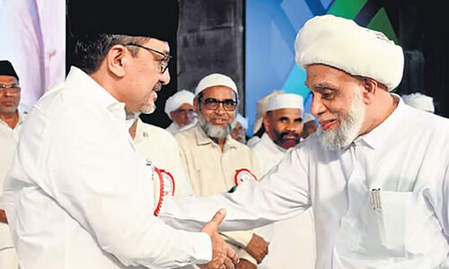 സമസ്തയിൽ താൽക്കാലിക വെടിനിർത്തൽ; പരിഹാരം പിന്നീട്