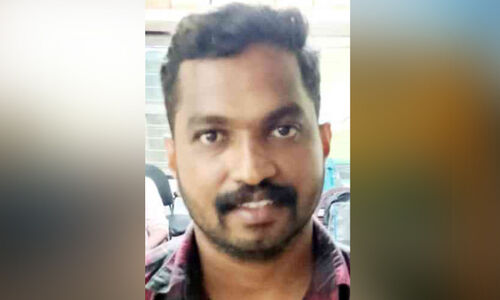 കോ​ടി​ക​ളു​ടെ ഷെ​യ​ർ മാ​ർ​ക്ക​റ്റ് ത​ട്ടി​പ്പ്; യു​വാ​വ് അ​റ​സ്റ്റി​ൽ