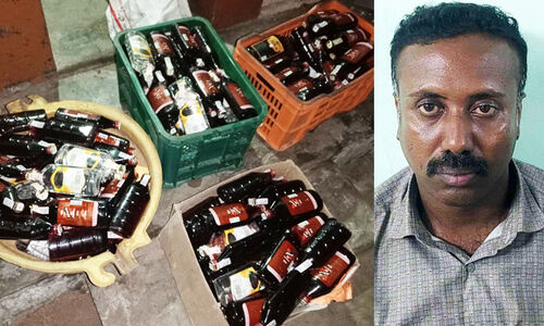 190 കുപ്പി വിദേശമദ്യവുമായി യുവാവ് പിടിയിൽ; മദ്യം സൂക്ഷിച്ചത് ഡ്രൈഡേയിൽ വിലകൂട്ടി വിൽക്കാൻ