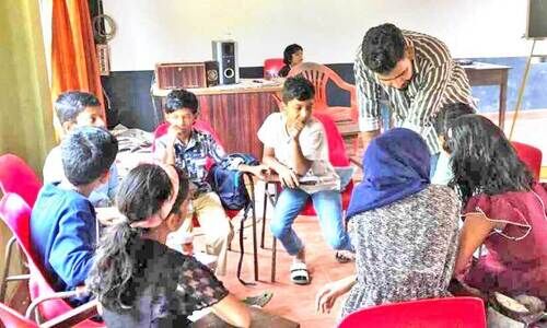 ഇം​ഗ്ലീ​ഷ് ഭാ​ഷ പ​ഠ​ന​ത്തി​ന് നൂ​ത​ന പ​ദ്ധ​തി​യു​മാ​യി പ​റ​മ്പി​ൽ ഗ​വ.​യു.​പി സ്കൂ​ൾ