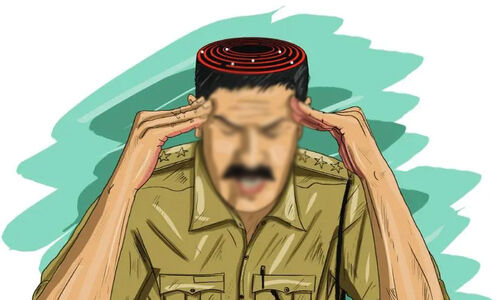 ഭീഷണിപ്പെടുത്തി പണം വാങ്ങിയെന്ന പരാതി; പൊലീസുകാരന് സസ്പെൻഷൻ ഭീഷണിപ്പെടുത്തി പണം വാങ്ങിയെന്ന പരാതി; പൊലീസുകാരന് സസ്പെൻഷൻ