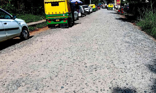 എപ്പോൾ ടാർ ചെയ്യും? പൊടിതിന്ന് പൊതുജനം എപ്പോൾ ടാർ ചെയ്യും? പൊടിതിന്ന് പൊതുജനം