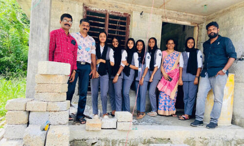 സ്വപ്നങ്ങളൊക്കെയും പങ്കുവെക്കാം...  ദുഃഖഭാരങ്ങളും പങ്കുവെക്കാം...