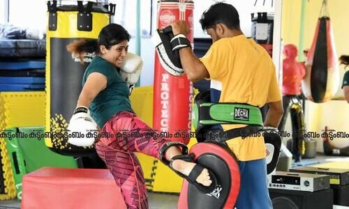 ഇനി ഇടികൂടിയും ഫിറ്റാകാം. അറിയാം കിക്ക്​ ബോക്സിങ്ങിന്‍റെ ഗുണങ്ങൾ...