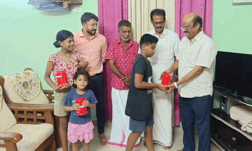 ഞങ്ങളുടെ പോക്കറ്റ് മണിയും ഡയാലിസിസിന്