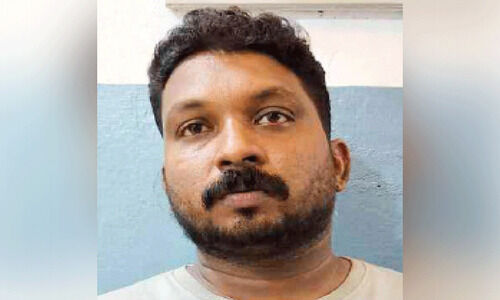 കു​ളി​മു​റി​യിൽ ഒ​ളി​ഞ്ഞ് നോ​ട്ടം, സ്ത്രീ​ക​ളു​ടെ​യും കു​ട്ടി​ക​ളു​ടെ​യും സ്വ​ർ​ണക്കവർച്ച; ​എടപ്പാളിന്റെ ഉറക്കം കെടുത്തിയ മോഷ്ടാവ് പിടിയിൽ