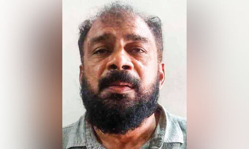 അധ്യാപക ജോലി വാഗ്ദാനം ചെയ്ത് ലക്ഷങ്ങൾ തട്ടിയയാൾ അറസ്റ്റിൽ അധ്യാപക ജോലി വാഗ്ദാനം ചെയ്ത് ലക്ഷങ്ങൾ തട്ടിയയാൾ അറസ്റ്റിൽ