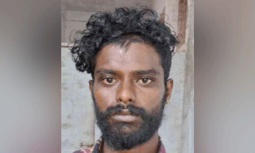 അയൽവാസിയെ കുത്തിയ യുവാവ് പിടിയിൽ അയൽവാസിയെ കുത്തിയ യുവാവ് പിടിയിൽ