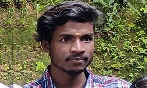 കാട്ടാനയെ പേടിച്ച് മരത്തിൽ കയറിയ യുവാവ് വീണു മരിച്ചു