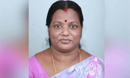 വസ്ത്രശാലയിലെ ജീവനക്കാരി; കുടുംബത്തിന്റെ കൈത്താങ്ങ്... വസ്ത്രശാലയിലെ ജീവനക്കാരി; കുടുംബത്തിന്റെ കൈത്താങ്ങ്...