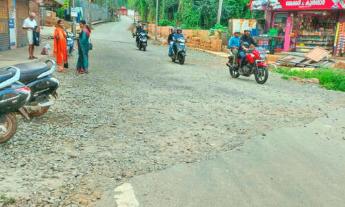 നിർമാണം ഇഴഞ്ഞുനീങ്ങി ഉരുവച്ചാൽ-മണക്കായി റോഡ്