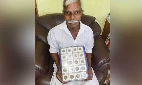 വരദരാജൻ; അരൂക്കുറ്റിയിലെ കോയിൻ മാൻ വരദരാജൻ; അരൂക്കുറ്റിയിലെ കോയിൻ മാൻ