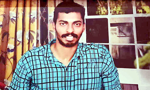 വീട്ടിൽ ഒളിപ്പിച്ച 50 ലിറ്റർ മദ്യവും കഞ്ചാവും തോക്കും പിടികൂടി