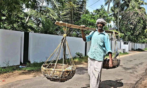 ഇ​ബ്രാ​ഹി​മി​ന്റെ മീ​ൻ​വി​ളി​ക്ക് കാ​തോ​ർ​ത്ത്...