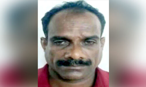 മോഷണം; 30 വർഷം ഒളിവില് കഴിഞ്ഞ പിടികിട്ടാപ്പുള്ളി അറസ്റ്റിൽ മോഷണം; 30 വർഷം ഒളിവില് കഴിഞ്ഞ പിടികിട്ടാപ്പുള്ളി അറസ്റ്റിൽ