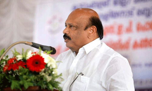 നൂറു കോടി കോഴ: കലങ്ങിത്തെളിയാനേറെ