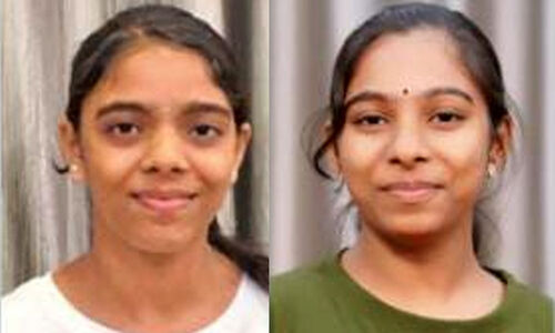 സംഗീത വിസ്മയം: പരപ്പനങ്ങാടിക്ക് അഭിമാനമായി സഹോദരിമാർ