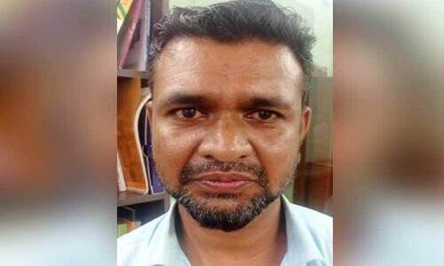 മദ്യപിച്ച് സ്കൂൾ ബസ് ഓടിച്ച ഡ്രൈവർ അറസ്റ്റിൽ മദ്യപിച്ച് സ്കൂൾ ബസ് ഓടിച്ച ഡ്രൈവർ അറസ്റ്റിൽ