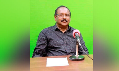 അ​ധ്യാ​പ​നം മാ​ത്ര​മ​ല്ല,  സാ​മൂ​ഹി​ക​സേ​വ​ന​വും പ്ര​ധാ​നം