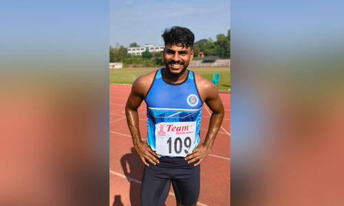 പിതാവിന്റെ പാതയിൽ മുന്നേറി റാഹിൽ; കാലിക്കറ്റ് സർവകലാശാല അത്ലറ്റിക് മീറ്റ് പിതാവിന്റെ പാതയിൽ മുന്നേറി റാഹിൽ; കാലിക്കറ്റ് സർവകലാശാല അത്ലറ്റിക് മീറ്റ്