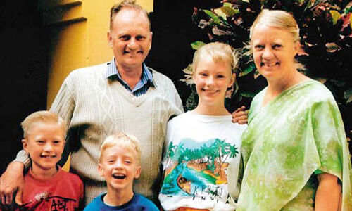 ആദ്യം ചുട്ടുകൊന്നു പിന്നെ കൊഞ്ഞനംകുത്തി ആദ്യം ചുട്ടുകൊന്നു പിന്നെ കൊഞ്ഞനംകുത്തി