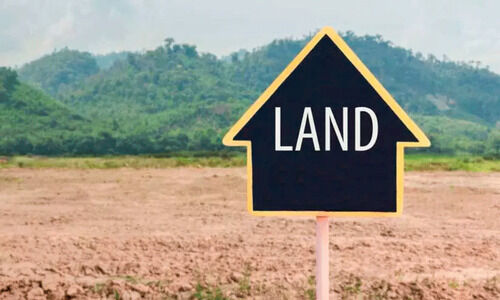 മിച്ചഭൂമി കേസ്; സി.എം.ആർ.എല്ലിനെതി​രെ   നടപടിക്ക്​ മടിച്ച്​ ലാൻഡ്​ ബോർഡ്