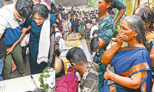 ഉള്ളുരുകി... ബാഹുലേയന് നാടിന്റെ കണ്ണീർപ്പൂക്കൾ ഉള്ളുരുകി... ബാഹുലേയന് നാടിന്റെ കണ്ണീർപ്പൂക്കൾ