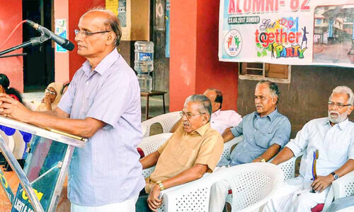 തലമുറകൾക്ക് വെളിച്ചം നൽകിയ ഹംസ മാഷിന് യാത്രാമൊഴി തലമുറകൾക്ക് വെളിച്ചം നൽകിയ ഹംസ മാഷിന് യാത്രാമൊഴി