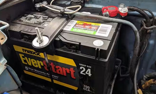 നിർത്തിയിട്ട വാഹനങ്ങളിൽ നിന്ന് ബാറ്ററി മോഷണം വ്യാപകം നിർത്തിയിട്ട വാഹനങ്ങളിൽ നിന്ന് ബാറ്ററി മോഷണം വ്യാപകം