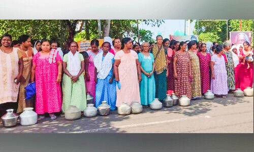 കുടിവെള്ളത്തിന് തീരവാസികൾ നെട്ടോട്ടത്തിൽ