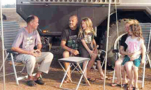 കാരവനിൽ ലോകം ചുറ്റുന്ന ജർമൻ ടൂറിസ്റ്റുകൾ ബേക്കലിലും കാരവനിൽ ലോകം ചുറ്റുന്ന ജർമൻ ടൂറിസ്റ്റുകൾ ബേക്കലിലും