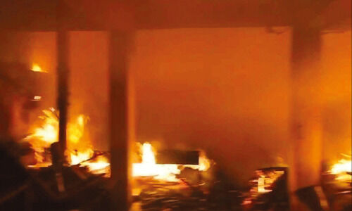 ചെവ്വൂരിൽ ഫർണിച്ചർ നിർമാണശാലയിൽ തീപിടിത്തം