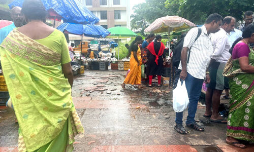 മാലിന്യം നിറഞ്ഞ് കാട്ടാക്കട ചന്ത; അ​ന്താ​രാ​ഷ്ട മാ​ര്‍ക്ക​റ്റാ​യി ഉ​യ​ര്‍ത്തു​മെന്ന പ്രഖ്യാപനം 10വർഷമായിട്ടും നടപ്പായില്ല