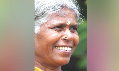 കൊ​ക്ക​കോ​ള​യെ​ന്ന കു​ത്ത​ക​ ഭീ​മ​നെ അ​ടി​യ​റ​വ് പ​റ​യി​ച്ച ധീ​ര​ത