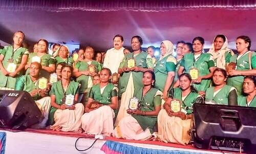 ചെ​ങ്ങ​ന്നൂ​ർ മാ​ലി​ന്യ സം​സ്ക​ര​ണ സം​സ്കാ​ര​ത്തി​ൽ മു​ന്നി​ൽ