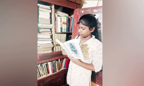 ഇന്ന്​ വായന ദിനം; എട്ടാം ക്ലാസുകാരി വായിച്ചത് 500 പുസ്തകങ്ങൾ