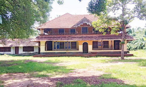 നീലേശ്വരത്തെ ചരിത്ര പൈതൃക മ്യൂസിയം എങ്ങുമെത്തിയില്ല നീലേശ്വരത്തെ ചരിത്ര പൈതൃക മ്യൂസിയം എങ്ങുമെത്തിയില്ല