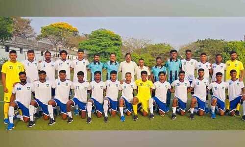 ദേശീയ ഗെയിംസ് ഫുട്ബാൾ: ചാമ്പ്യന്മാരെ തകർത്ത് കേരളം സെമിയിൽ ദേശീയ ഗെയിംസ് ഫുട്ബാൾ: ചാമ്പ്യന്മാരെ തകർത്ത് കേരളം സെമിയിൽ