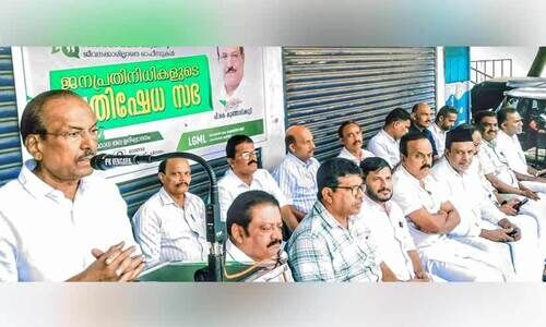 തെറ്റുകൾ ചൂണ്ടിക്കാട്ടുന്നവരെ ക്രൂശിക്കാനാണോ സർക്കാർ? - പി.കെ. കുഞ്ഞാലിക്കുട്ടി