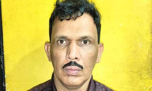 സം​സാ​ര​ത്തി​ലൂ​ടെ ആ​ളു​ക​ളെ വീ​ഴ്ത്തും; മു​ങ്ങു​ന്ന​ത് ല​ക്ഷ​ങ്ങ​ളു​മാ​യി