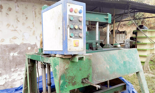 ജീ​വ​നി​ല്ലാ​താ​കു​ന്ന ‘ഗോ​ത്ര​ജീ​വി​ക’