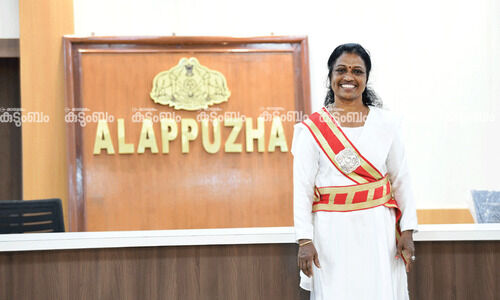 ‘‘അടുത്ത ഡഫേദാർ ആരെന്ന ചോദ്യമുയർന്നപ്പോഴേ സമ്മതമറിയിച്ചു’’ -സ്ത്രീകൾ വരാൻ മടിക്കുന്ന ‘ഡഫേദാര്‍’ ജോലിയില്‍ എത്തുന്ന ആദ്യ വനിതയായ ആലപ്പുഴക്കാരിയെക്കുറിച്ചറിയാം