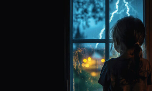 ‘അടച്ചുറപ്പുള്ള വീടകങ്ങളിലും നമ്മുടെ കുട്ടികൾ സുരക്ഷിതരാണോ?’ -അറിയാം, കുട്ടികളുടെ സുരക്ഷയുടെ കാര്യത്തിൽ മാതാപിതാക്കളും സമൂഹവും ശ്രദ്ധിക്കേണ്ട കാര്യങ്ങൾ ‘അടച്ചുറപ്പുള്ള വീടകങ്ങളിലും നമ്മുടെ കുട്ടികൾ സുരക്ഷിതരാണോ?’ -അറിയാം, കുട്ടികളുടെ സുരക്ഷയുടെ കാര്യത്തിൽ മാതാപിതാക്കളും സമൂഹവും ശ്രദ്ധിക്കേണ്ട കാര്യങ്ങൾ