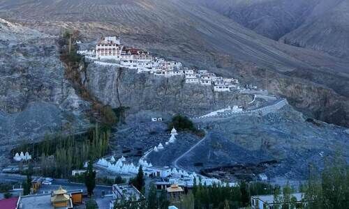 ബുദ്ധവിഹാരങ്ങളിലെ ജീവിതചക്രങ്ങള് ബുദ്ധവിഹാരങ്ങളിലെ ജീവിതചക്രങ്ങള്