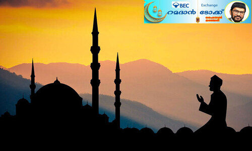 ദൂരദിക്കിൽ നിന്നും ഓടിവന്ന ഒരാൾ ദൂരദിക്കിൽ നിന്നും ഓടിവന്ന ഒരാൾ