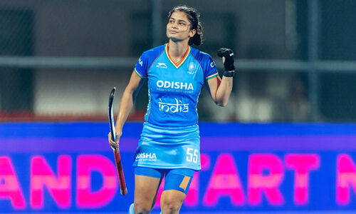 മികച്ച ഗോളിനുള്ള പോളിഗ്രാസ് പുരസ്കാരം ദീപികക്ക്; നേട്ടം സ്വന്തമാക്കുന്ന ആദ്യ ഇന്ത്യൻ താരം മികച്ച ഗോളിനുള്ള പോളിഗ്രാസ് പുരസ്കാരം ദീപികക്ക്; നേട്ടം സ്വന്തമാക്കുന്ന ആദ്യ ഇന്ത്യൻ താരം