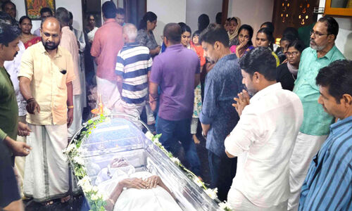 കെ.ആര്. ഭാസ്കരന് പിള്ള: കിഴക്കനേറനാടിന്റെ വിദ്യാഭ്യാസ, സാമൂഹിക വെളിച്ചം കെ.ആര്. ഭാസ്കരന് പിള്ള: കിഴക്കനേറനാടിന്റെ വിദ്യാഭ്യാസ, സാമൂഹിക വെളിച്ചം