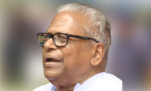 വി.എസ്: പോരാട്ടം നയിക്കാനും കണ്ണീരൊപ്പാനും