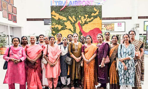 ഓളപ്പരപ്പിലെ യാത്രക്ക് പിന്നാലെ വാനോളം ഉയർന്ന് കുടുംബശ്രീ അംഗങ്ങൾ