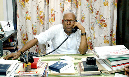 വി.​എ​സ്​ അ​ച്യു​താ​ന​ന്ദൻ; അ​ന്ന്​ വി​ഭാ​ഗീ​യ​ത​യു​ടെ, പി​ന്നെ​ ജ​ന​ങ്ങ​ളു​ടെ ക്യാ​പ്റ്റ​ൻ